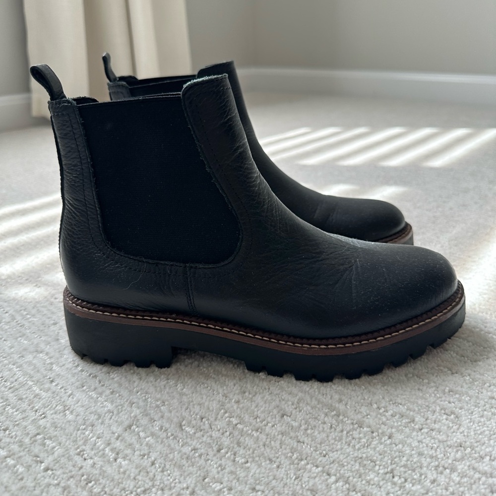 Caslon Chelsea Boot - Black